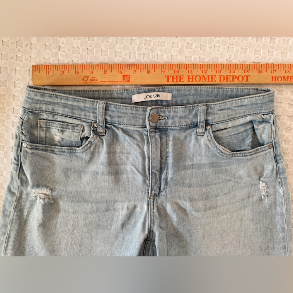 Joe’s Jeans Distressed Denim Shorts Light Wash Raw Hem Size 31 Cotton Stretch - Picture 4 of 6